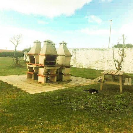 ויאנה דו קסטלו Beach Front Apartment - With Swimming Pool, Barbecue And Tennis Court! מראה חיצוני תמונה