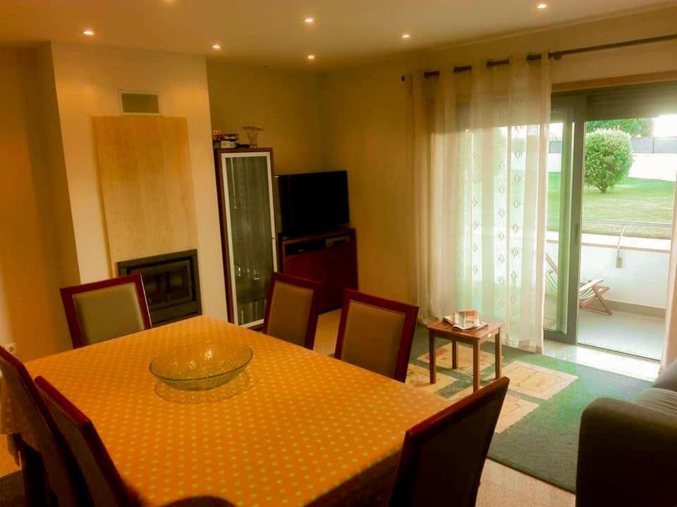 ויאנה דו קסטלו Beach Front Apartment - With Swimming Pool, Barbecue And Tennis Court! מראה חיצוני תמונה